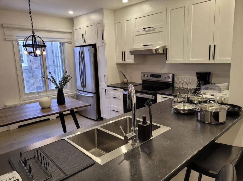 Free Parking, Beautiful 4 1/2- 2 Bedroom Apartment Montreal Exterior photo