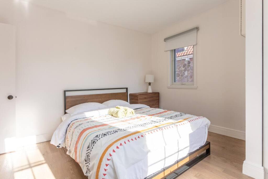 Free Parking, Beautiful 4 1/2- 2 Bedroom Apartment Montreal Exterior photo